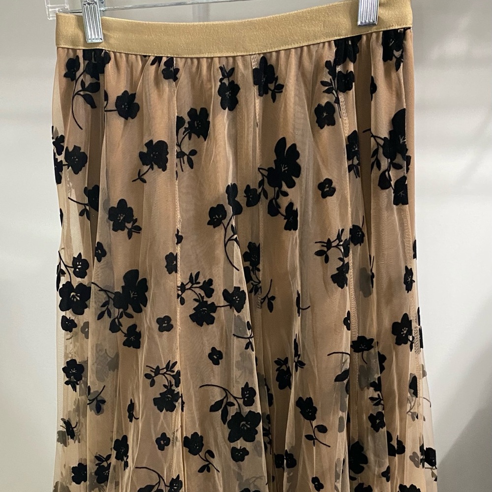Chicwish 3D Posey Double-Layered Mesh MIDI Skirt Sz S-M